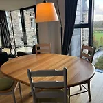 Executive Quartermile Near To Castle University With Park View Apartamento Edimburgo