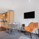 Pass The Keys Cosy Flat * Edinburgh