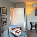 Stunning 1bd Flat In Centre - Pass The Keys Apartment
