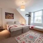 Sheens House 3*