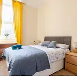 3 Bed - Pet Friendly & Parking Daire