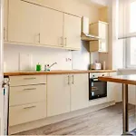 3 Bed - Pet Friendly & Parking Edinburgh