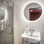 Bonnie - Smart Boutique - Haymarket 4*