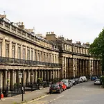 Beautiful Georgian 2 Bedroom Flat