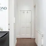 شقة Cosy 2 Bed West End - Easy Public Transport, Minutes From Corn Exchange, Supermarket And Cafe Within Walking Distance