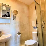 Edinburgh Holiday Guest House 3*