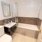 Charming 2-bedroom - Ground Floor * エディンバラ