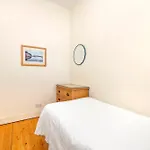 דירה Charming With 2-bathroom And Private Entrance אדינבורו