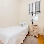 Charming With 2-bathroom And Private Entrance