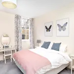 公寓 Charming With 2-bathroom And Private Entrance *
