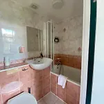 4 Friends House