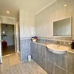 4 Friends House