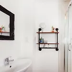Central Edinburgh Apartment By The Castle Edinburgh