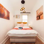 Central Edinburgh Apartment By The Castle * Edinburgh