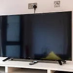 Lovely 1-bedroom Unit Near Castle Edinburg