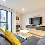 Lovely 1-bedroom Unit Near Castle Edinburg