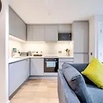 Lovely 1-bedroom Unit Near Castle Lägenhet Edinburg