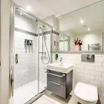 Lovely 1-bedroom Unit Near Castle Lägenhet Edinburg