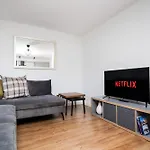 2bedroom Apartment-free Parking *