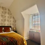 Scot Townhouse Penzion 4*