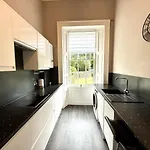 شقة New Town Luxury 1 Bed *