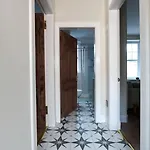 Stylish Top-floor Flat - Leith *