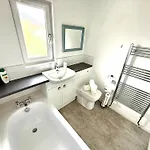 Kings Luxury - Free Parking And Fast Broadband Edinburgh