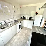 Kings Luxury - Free Parking And Fast Broadband