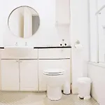 Traditional 2 Bedroom Apartament
