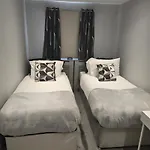 Dynastays- Stylish Seaside Home- Dog Friendly, Garden & Parking (adults Only) Casa de Férias Edimburgo