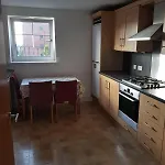 Stunning 3bed With Balcony And Free Parking アパート *