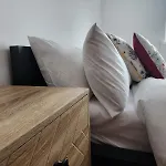 Stunning 3bed With Balcony And Free Parking アパート *