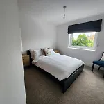 Stunning 3bed With Balcony And Free Parking *