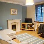 Newly Refurbed With Free Parking