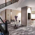 Hilton Carlton