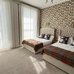 Armadillo Guest House- Adults Only *