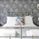 Апартаменты Leith's Bright Abode *