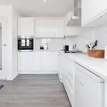Leith's Bright Abode * Edinburgh