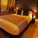 Le Monde Hotel
