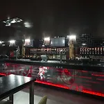 Le Monde Hotel