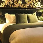 Le Monde Hotel