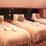 Hostel Victoria Park House