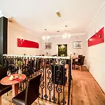Hostel Victoria Park House *