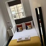 Edinburgh Central Rooms בית הארחה אדינבורו