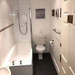 Edinburgh Central Rooms בית הארחה