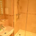 מלון דירות Edinburgh City Suites