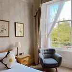 Pensión Gladstone House 4*