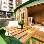 - Houseboats Botel