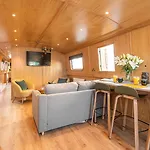 - Houseboats 船上ホテル エディンバラ