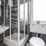 Cosy Flat Near Castle *